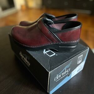 Dansko women Dark Red Slip-On Loafers. Brand New! Not men’s it’s a woman shoe